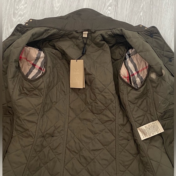 Burberry Quilted Jacket - Picture 11 of 17